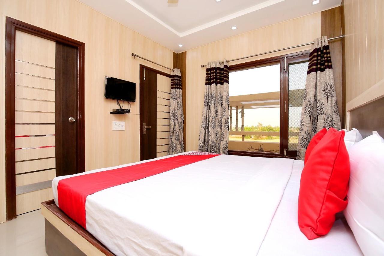 Oyo Flagship Armaan Resort Shahpur  Ngoại thất bức ảnh